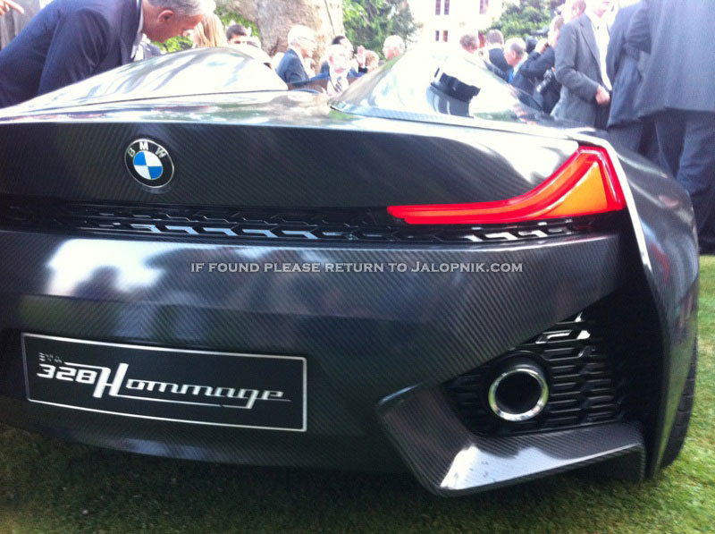 Illustration for article titled BMW 328 Hommage Concept: Retro, Sexy, Cool